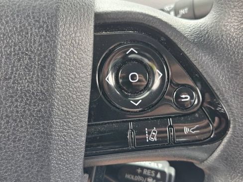 Used 2020 Toyota Prius L Eco FWD image 23