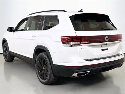 New 2026 Volkswagen Atlas SE image 3