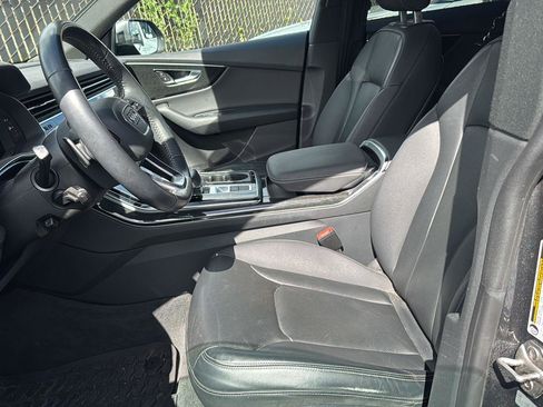 Used 2019 Audi Q8 Premium Plus w/ Premium Plus image 12