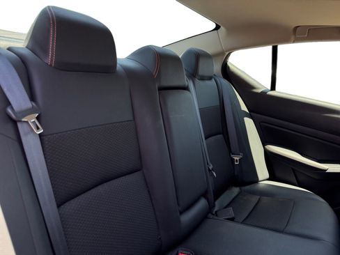 Used 2020 Nissan Altima 2.5 SR w/ Premium Package FWD image 18