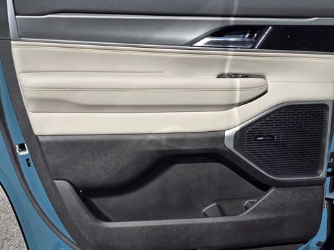 New 2026 Jeep Grand Wagoneer 4WD image 37