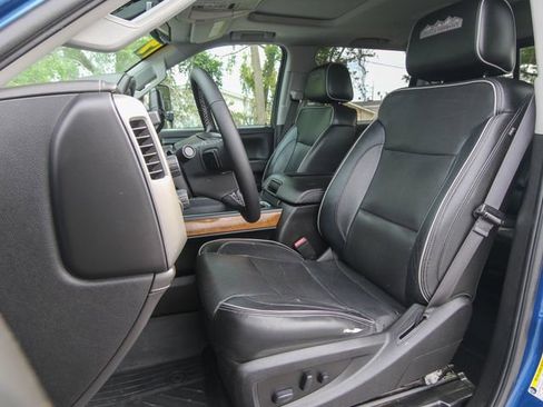 Used 2019 Chevrolet Silverado 2500 High Country w/ Duramax Plus Package AWD/4WD image 15