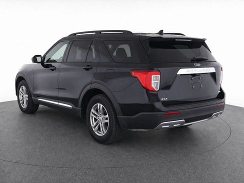 Used 2024 Ford Explorer XLT w/ Equipment Group 202A AWD/4WD image 21