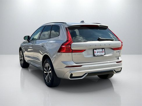 Used 2024 Volvo XC60 B5 Core image 7