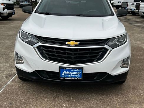 Used 2019 Chevrolet Equinox LS image 3