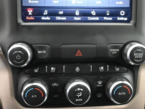 Used 2020 RAM 1500 Laramie image 26