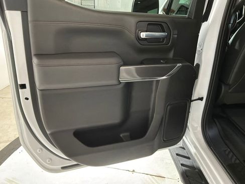 Used 2022 GMC Sierra 1500 AT4 w/ AT4 Premium Package AWD/4WD image 11