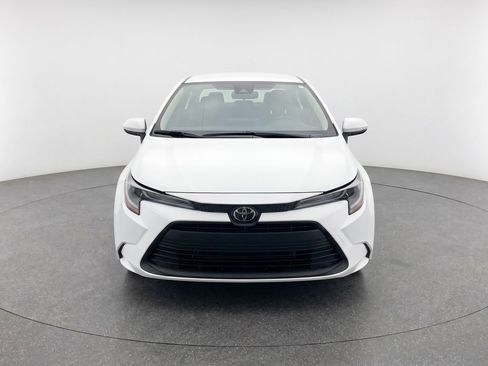 Used 2025 Toyota Corolla LE FWD image 2