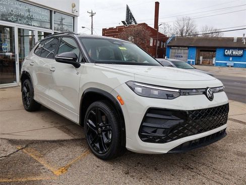 New 2026 Volkswagen Tiguan SE R-Line image 7