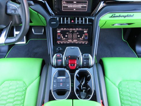 Used 2022 Lamborghini Urus image 52