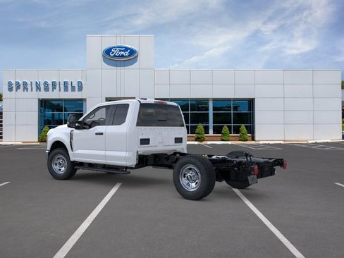 New 2025 Ford F350 XL w/ XL Chrome Package AWD/4WD image 4