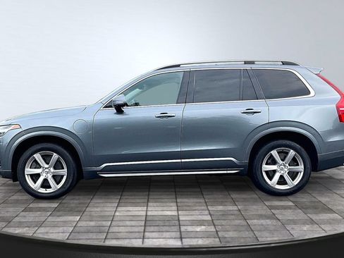 Used 2016 Volvo XC90 T8 Momentum w/ Vision Package AWD/4WD image 4
