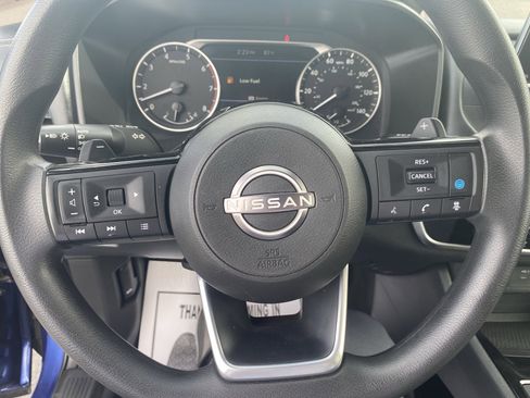 Used 2023 Nissan Rogue SV image 10