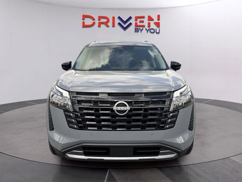 New 2026 Nissan Pathfinder Platinum w/ Cargo Package FWD image 9
