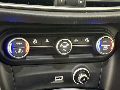 Used 2021 Alfa Romeo Stelvio Sprint w/ Active Assist 1 Package RWD image 19