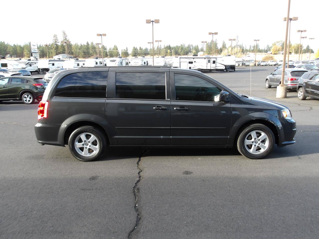 Used 2012 Dodge Grand Caravan SXT FWD image 6