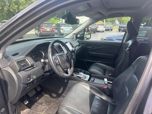 Used 2016 Honda Pilot Touring image 24