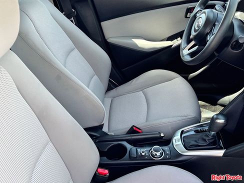 Certified 2020 Toyota Yaris LE FWD image 13