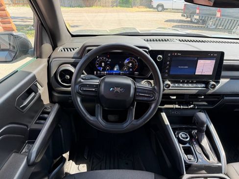 Used 2025 Chevrolet Colorado Trail Boss AWD/4WD image 12