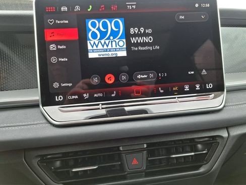 New 2026 Volkswagen Tiguan SE image 10