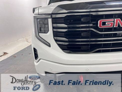 Used 2023 GMC Sierra 1500 AT4 w/ Technology Package image 9