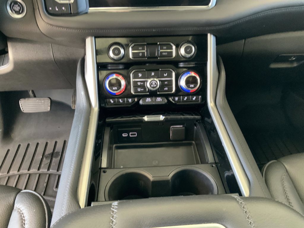 Used 2021 GMC Yukon Denali w/ Denali Premium Package AWD/4WD image 22