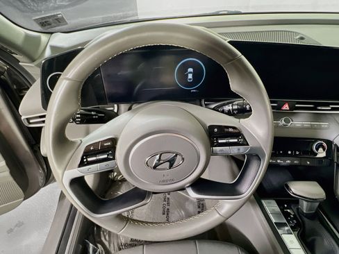 Used 2023 Hyundai Elantra SEL w/ Convenience Package FWD image 11