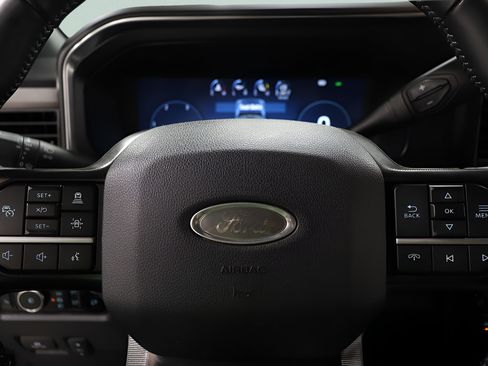 Used 2026 Ford F250 Platinum AWD/4WD image 14