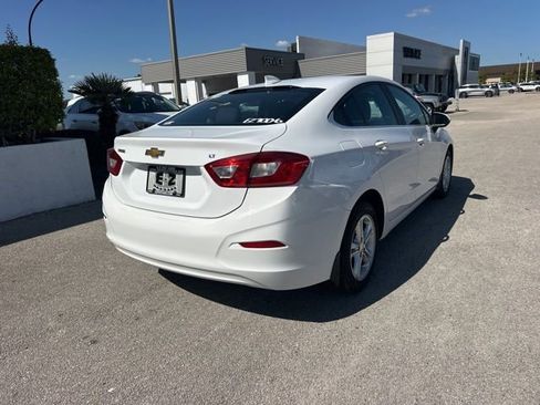 Used 2018 Chevrolet Cruze LT w/ Convenience Package image 6