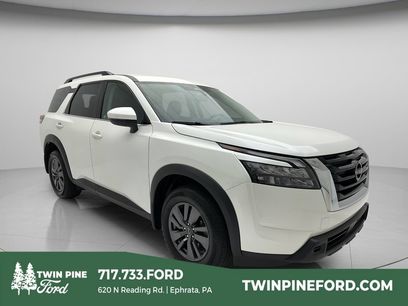 Used 2024 Nissan Pathfinder SV
