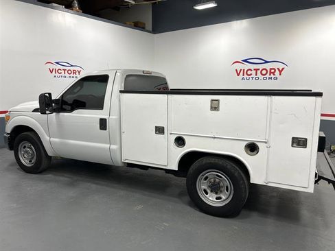 Used 2011 Ford F250 XL w/ XL Value Pkg image 5