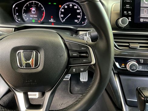 Used 2018 Honda Accord Sport image 11