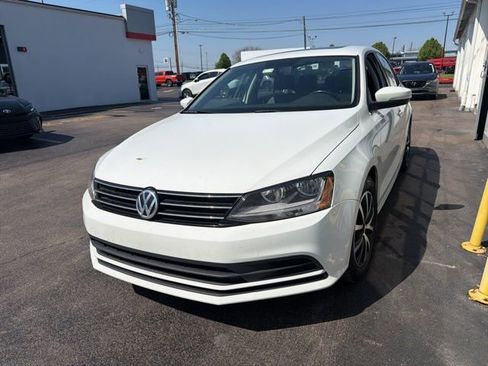 Used 2017 Volkswagen Jetta SE FWD image 1