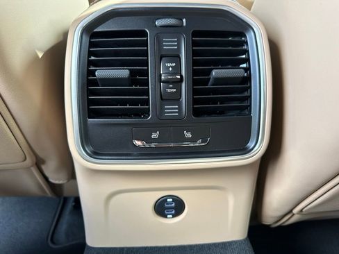 Certified 2025 Porsche Macan image 32