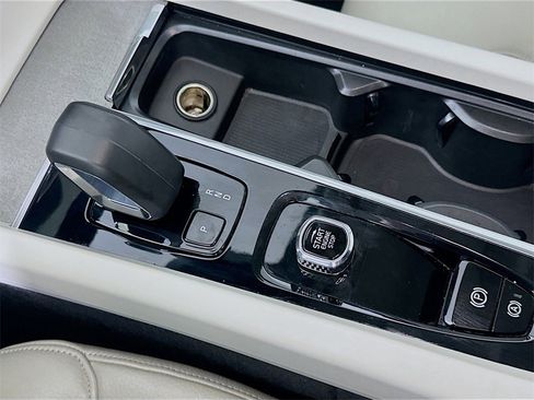 Used 2024 Volvo S60 B5 Plus image 31