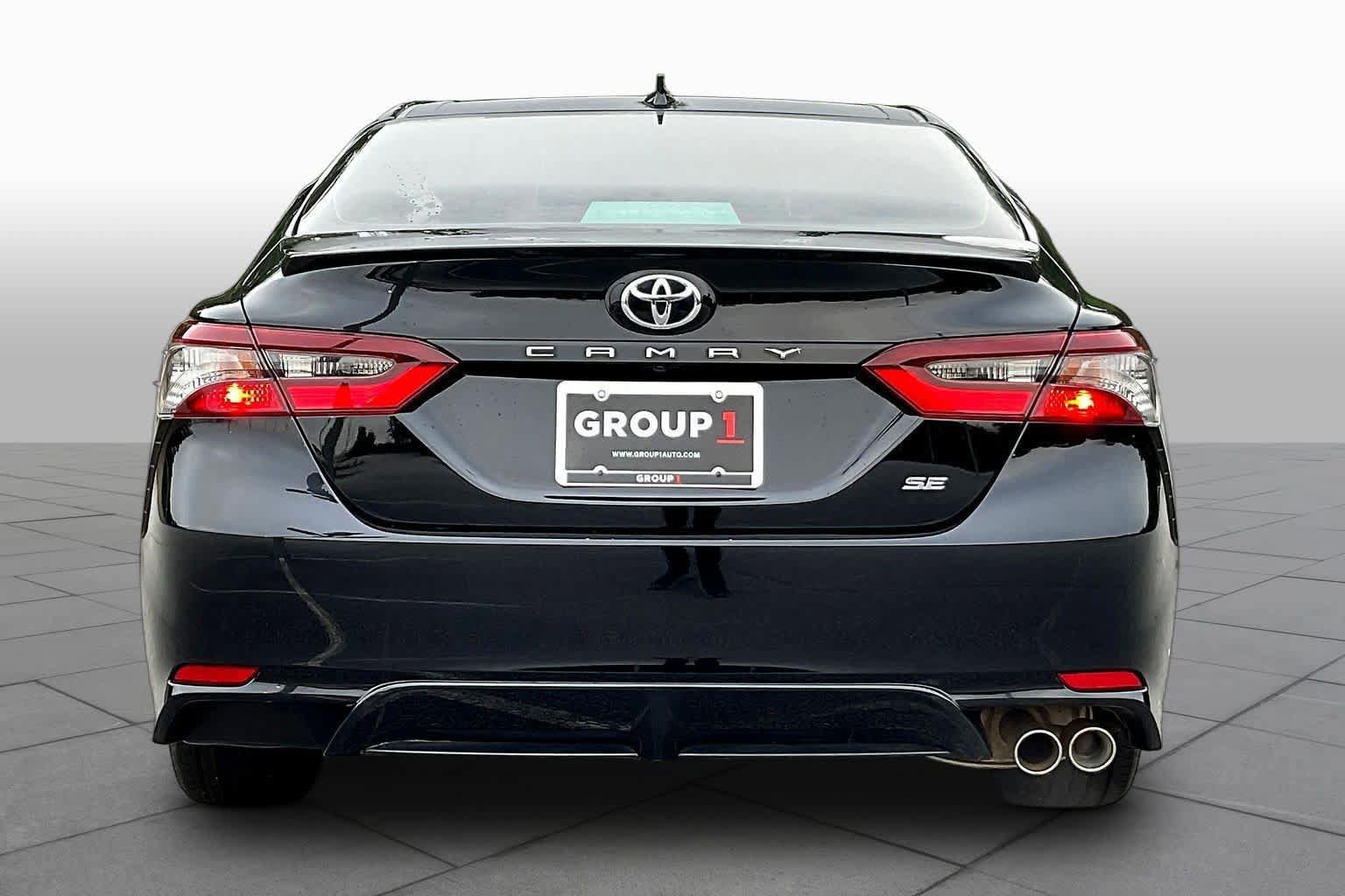 Used 2024 Toyota Camry SE w/ Convenience Package FWD image 5