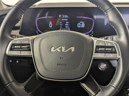 Used 2024 Kia Telluride S FWD image 15