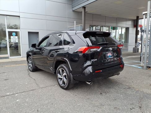 Certified 2025 Toyota RAV4 SE image 4