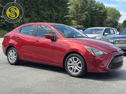 Used 2016 Scion iA FWD image 8