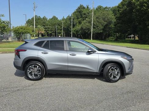 Used 2024 Chevrolet Trax LT FWD image 34