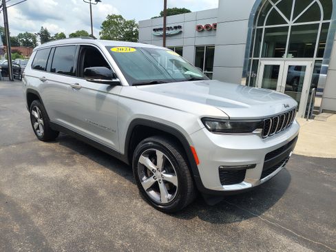 Certified 2021 Jeep Grand Cherokee L Limited AWD/4WD image 2