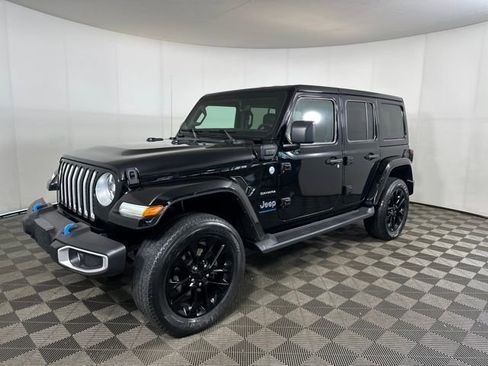 Used 2023 Jeep Wrangler Unlimited Sahara w/ Cold Weather Group image 7