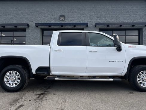 Used 2023 Chevrolet Silverado 2500 LT w/ Convenience Package image 10