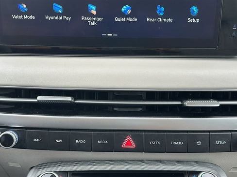 Used 2024 Hyundai Palisade Limited FWD image 26