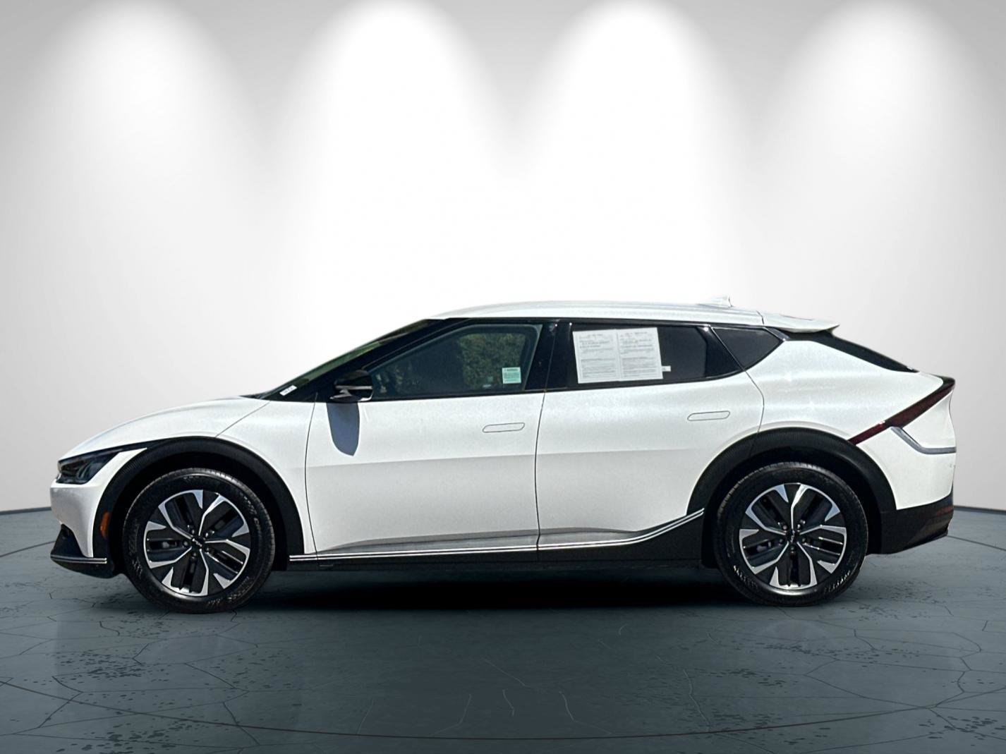 Used 2024 Kia EV6 Light RWD image 7
