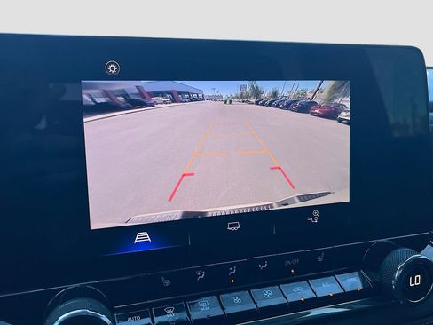 Used 2023 Chevrolet Colorado Z71 w/ Z71 Convenience Package 2 image 13