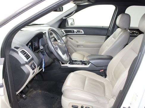 Used 2015 Ford Explorer XLT w/ Equipment Group 202A image 17