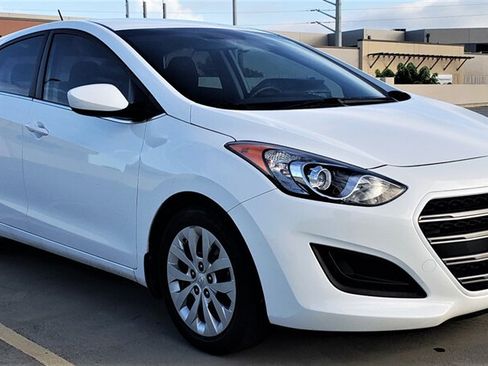 Used 2016 Hyundai Elantra GT FWD image 4