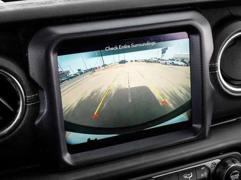 Used 2023 Jeep Wrangler Sahara w/ Cold Weather Group image 31