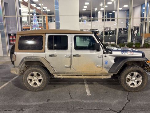 Used 2019 Jeep Wrangler Unlimited Sport S image 8